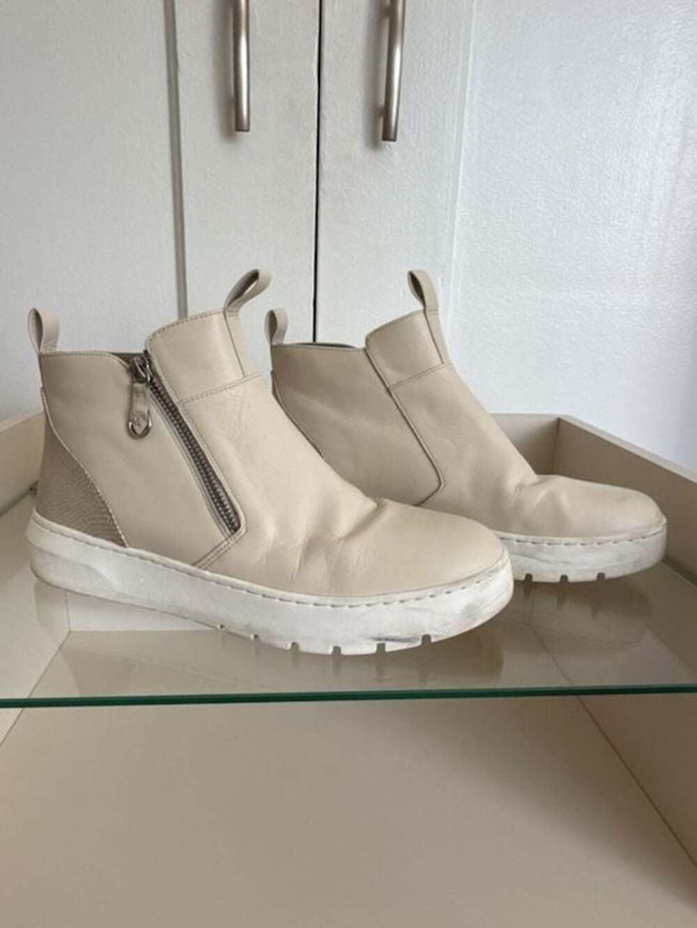 Vionic Brinkley Sneaker Ankle Bootie Size 9 Cream Leather Orthotic - Israel,